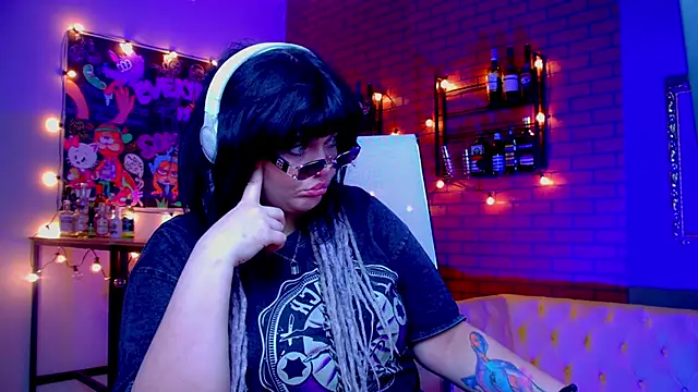 MaryHarrys online show from May 12, 2:30 am
