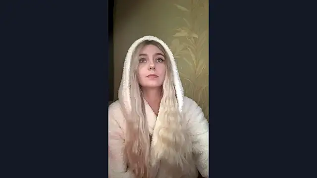 Snapshot of sindi_love_u chatting on October 19, 9:32 am sindi love u online show from October 19, 9:32 am