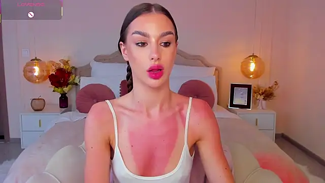 MilaMour online show from May 19, 2:07 am