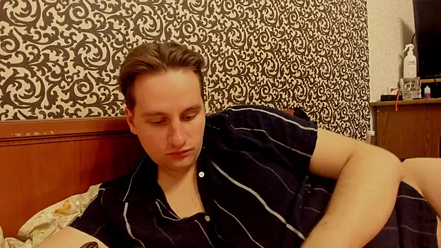 Snapshot of romiosabrino chatting on April 16, 8:31 pm romiosabrino online show from April 16, 8:31 pm