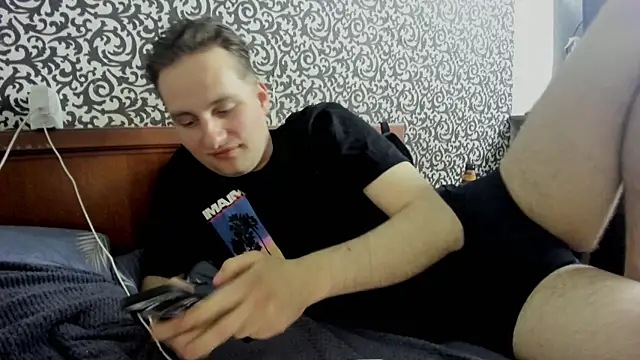Snapshot of romiosabrino chatting on May 6, 8:36 pm romiosabrino online show from May 6, 8:36 pm