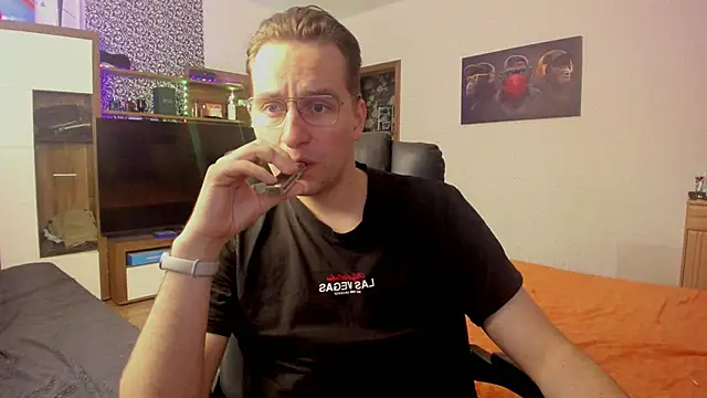 Snapshot of romiosabrino chatting on May 12, 2:47 pm romiosabrino online show from May 12, 2:47 pm