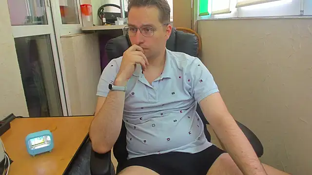 Snapshot of romiosabrino chatting on May 16, 12:48 pm romiosabrino online show from May 16, 12:48 pm