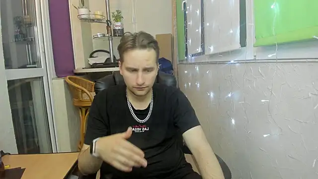 Snapshot of romiosabrino chatting on May 25, 8:26 pm romiosabrino online show from May 25, 8:26 pm