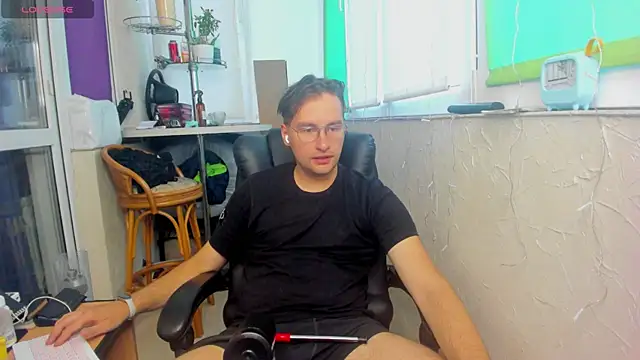 romiosabrino online show from July 10, 5:59 pm