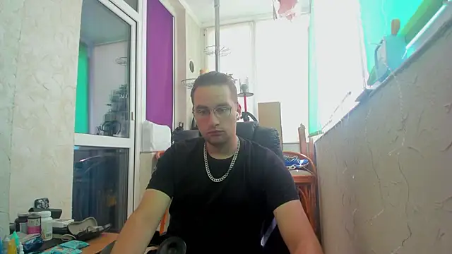 romiosabrino online show from July 11, 11:02 am