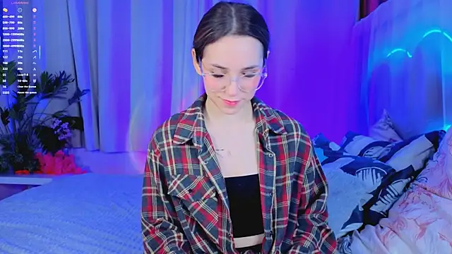 -CindyLou online show from November 22, 5:17 am