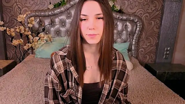 -CindyLou online show from February 10, 5:11 am