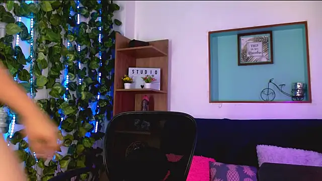 camila lewis online show from October 27, 2:15 am