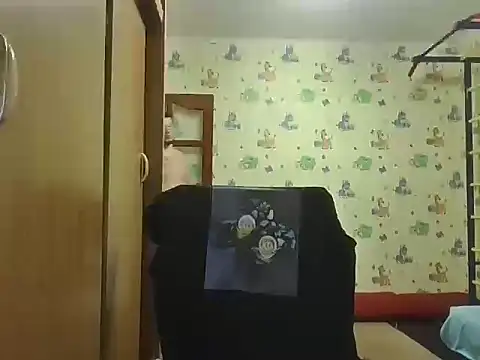 Snapshot of chiraq1945 chatting on September 18, 7:38 pm chiraq1945 online show from September 18, 7:38 pm