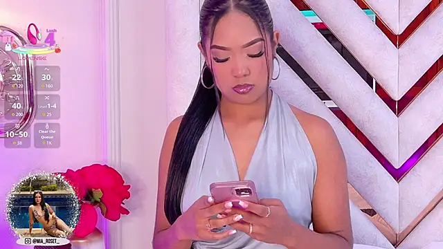 Mia Roset online show from October 24, 1:40 pm