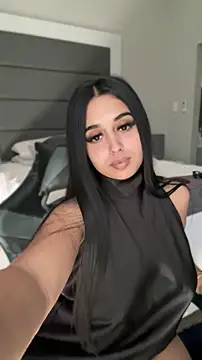 LilMisIndianx online show from May 6, 11:59 am