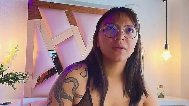 Victoria Thompson1 online show from September 19, 5:24 pm