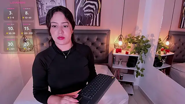 aisha duque online show from October 6, 7:44 pm