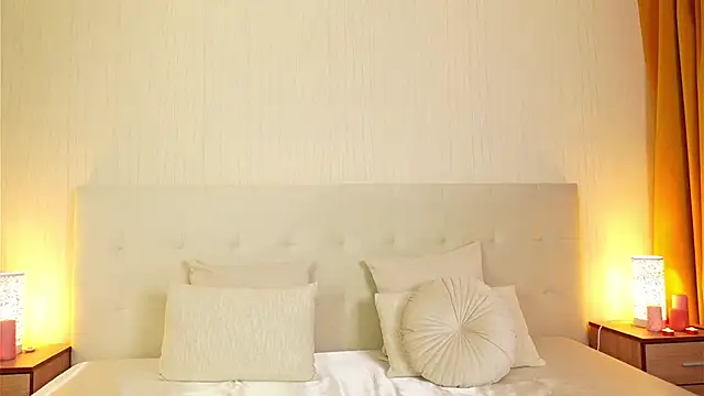 Snapshot of ZamphyraNightt chatting on October 18, 9:37 pm ZamphyraNightt online show from October 18, 9:37 pm