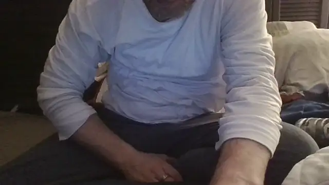 Snapshot of Scott654538 chatting on February 25, 7:51 am Scott654538 online show from February 25, 7:51 am