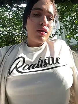 Bella  Wood online show from October 6, 8:50 pm