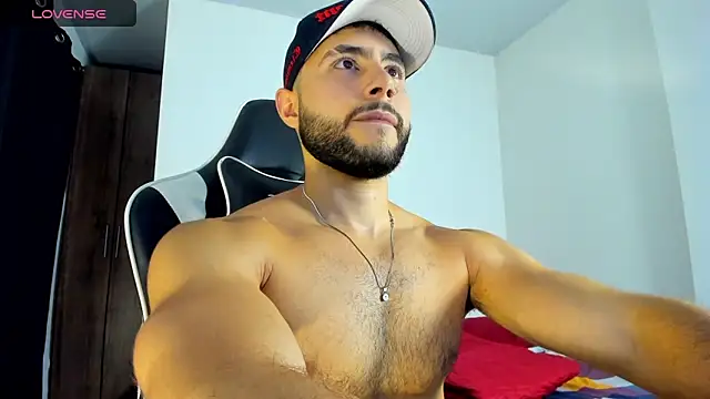 Snapshot of bryan_mugn chatting on September 23, 2:03 am bryan mugn online show from September 23, 2:03 am