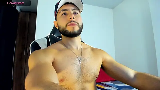 Snapshot of bryan_mugn chatting on September 27, 3:00 am bryan mugn online show from September 27, 3:00 am