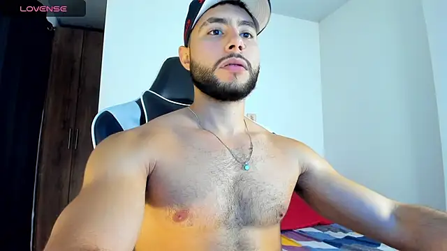 Snapshot of bryan_mugn chatting on October 4, 3:37 am bryan mugn online show from October 4, 3:37 am