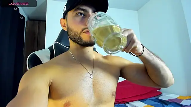 Snapshot of bryan_mugn chatting on October 11, 3:28 am bryan mugn online show from October 11, 3:28 am