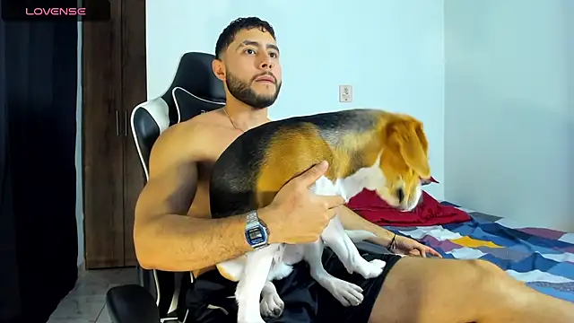 Snapshot of bryan_mugn chatting on October 19, 11:05 pm bryan mugn online show from October 19, 11:05 pm