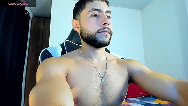 Snapshot of bryan_mugn chatting on October 28, 3:21 am bryan mugn online show from October 28, 3:21 am