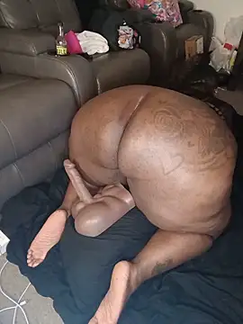 Thickkemzz41 online show from May 19, 1:56 am