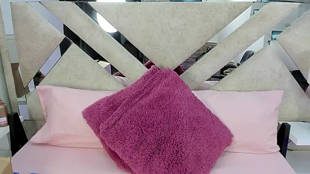 Snapshot of ximena_vasquez8 chatting on January 16, 3:10 am ximena vasquez8 online show from January 16, 3:10 am