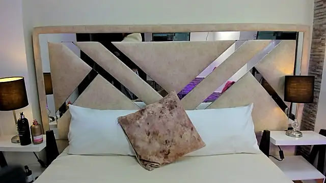 Snapshot of ximena_vasquez8 chatting on February 2, 3:16 am ximena vasquez8 online show from February 2, 3:16 am