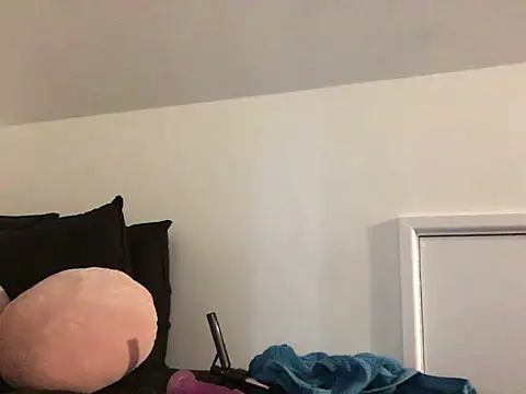 estellebby online show from May 22, 9:53 pm