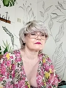 Catty Lady online show from May 8, 7:19 pm