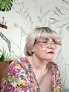 Catty Lady online show from May 18, 7:31 pm