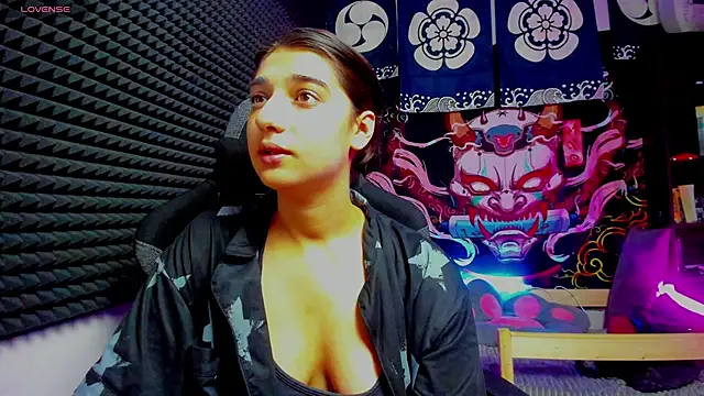 Elfy Rare  online show from September 22, 3:03 pm