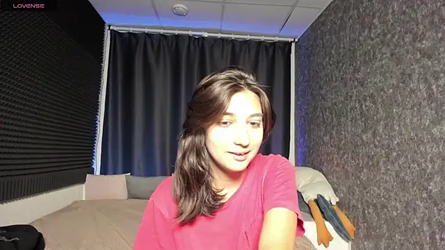 Elfy Rare  online show from September 29, 3:06 pm