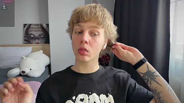 Snapshot of olivertasty chatting on June 23, 9:51 am olivertasty online show from June 23, 9:51 am