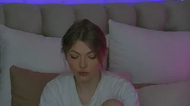 Snapshot of miamunn chatting on October 23, 10:41 pm miamunn online show from October 23, 10:41 pm