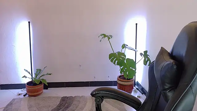 Snapshot of Sarasavage chatting on March 31, 11:54 am Sarasavage online show from March 31, 11:54 am