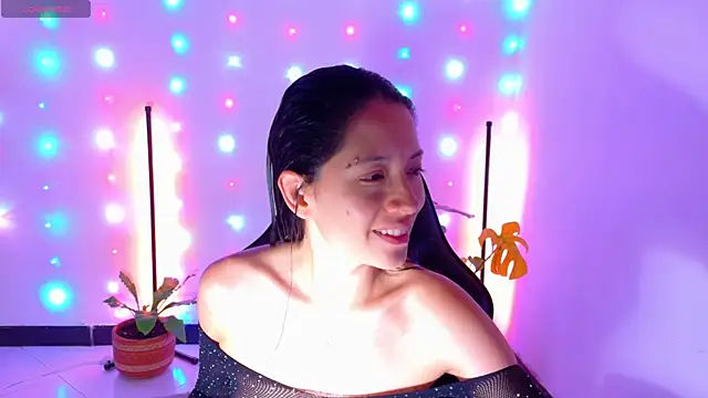 Snapshot of Sarasavage chatting on April 20, 3:04 pm Sarasavage online show from April 20, 3:04 pm