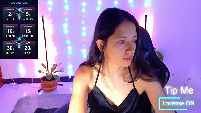 Snapshot of Sarasavage chatting on April 24, 12:40 pm Sarasavage online show from April 24, 12:40 pm