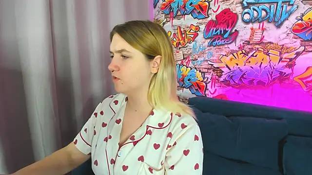 Julia Jips online show from September 13, 12:10 am