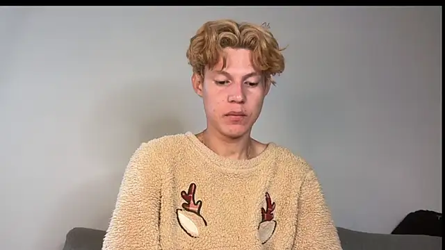 Snapshot of pbyariel- chatting on September 12, 5:02 pm pbyariel- online show from September 12, 5:02 pm