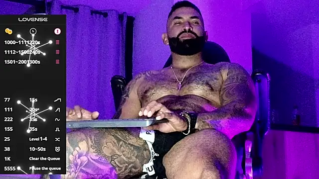 Snapshot of Max-prada chatting on February 10, 2:59 am Max-prada online show from February 10, 2:59 am