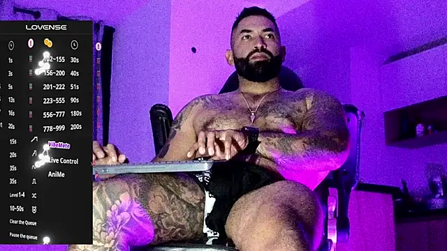 Snapshot of Max-prada chatting on February 13, 2:07 am Max-prada online show from February 13, 2:07 am