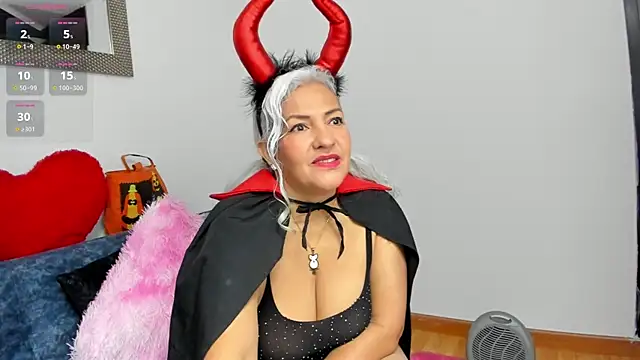 marilyn70 online show from November 1, 9:50 pm