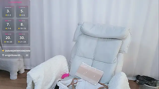 Snapshot of Ailsa-Baby chatting on October 25, 5:26 am Ailsa-Baby online show from October 25, 5:26 am