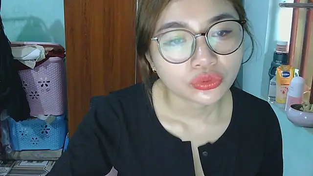 Uhem112 online show from October 31, 1:17 am