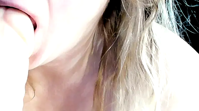 Snapshot of Naughty__Slave chatting on September 29, 11:26 am Naughty Slave online show from September 29, 11:26 am