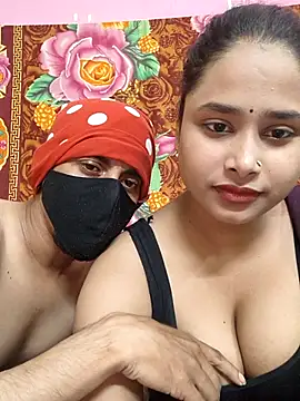 Snapshot of Seducing_couple chatting on February 20, 6:26 am Seducing couple online show from February 20, 6:26 am