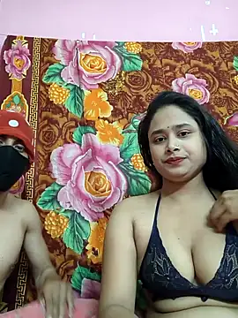 Snapshot of Seducing_couple chatting on March 3, 5:02 am Seducing couple online show from March 3, 5:02 am